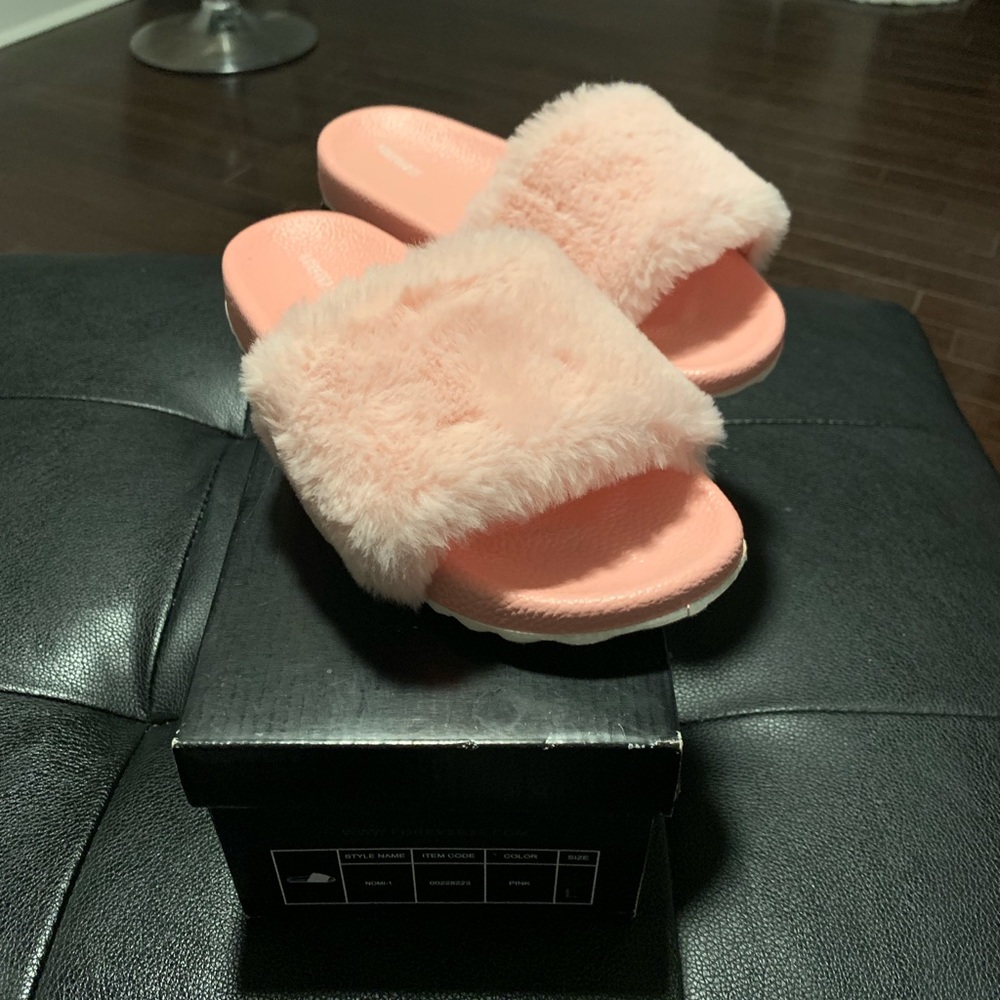 Forever 21 Slides